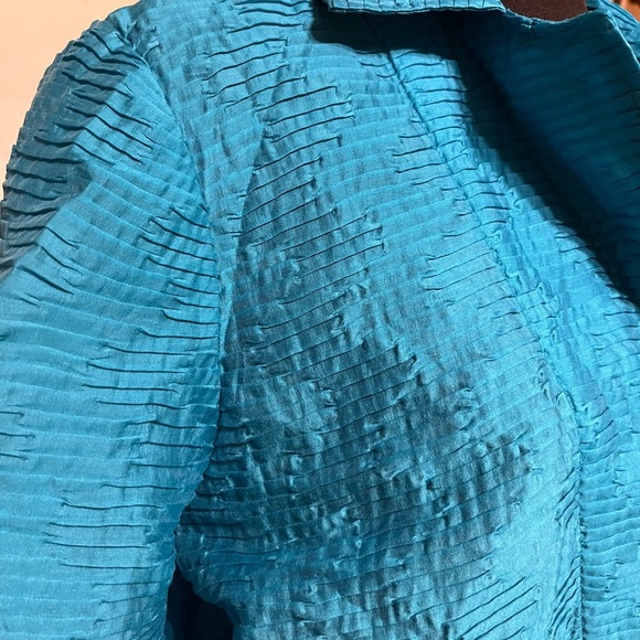Chicos Travelers Collection Vibrant Blue kimono style Jacket NWOT size 2 - Picture 2 of 5